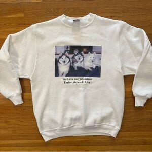 Vintage White Photo-Print Crewneck Sweatshirt with Huskies